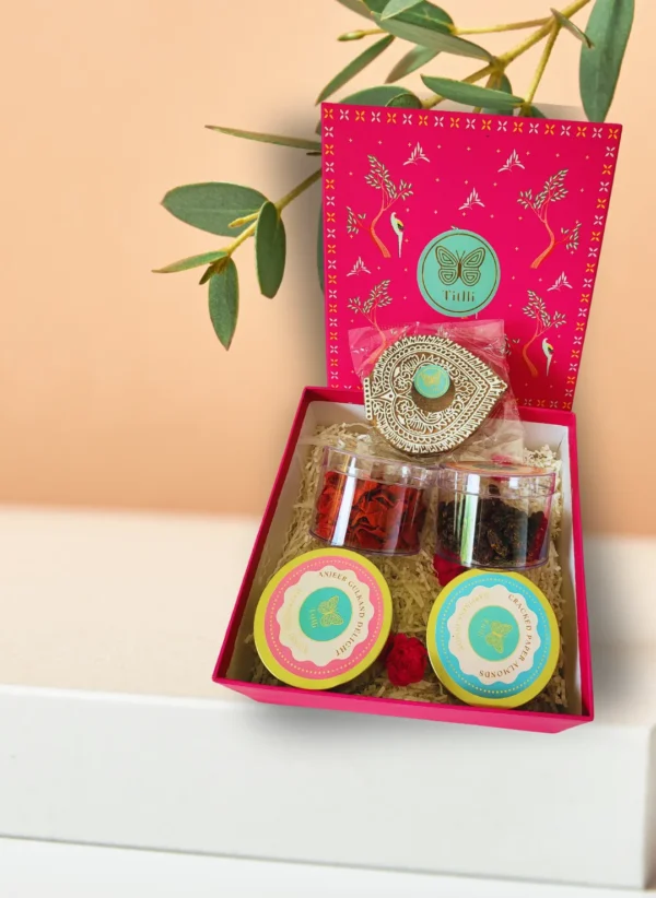 Titlli’s Blush Flutter Box - Image 3