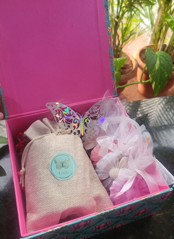 Blush & Bloom Gift Set - Image 4